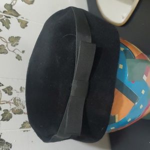Vintage 1940s/50s Black Velvet Hat 1 Lace